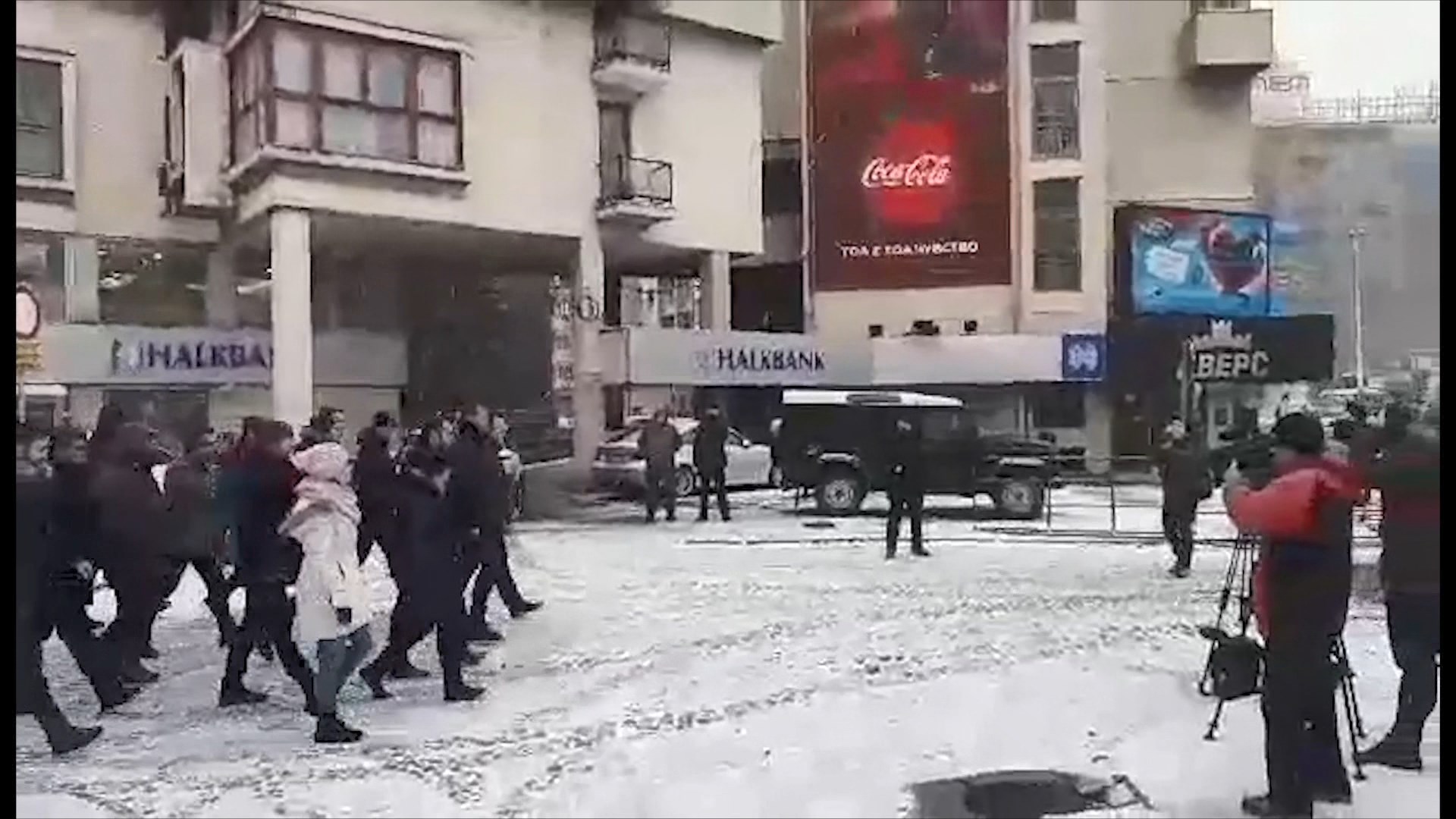 Protestë para parlamentit në Shkup