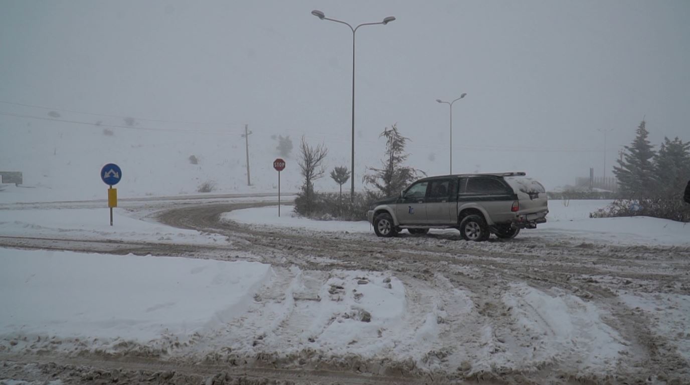 Probleme vetëm në disa akse të rrugëve rurale në Elbasan