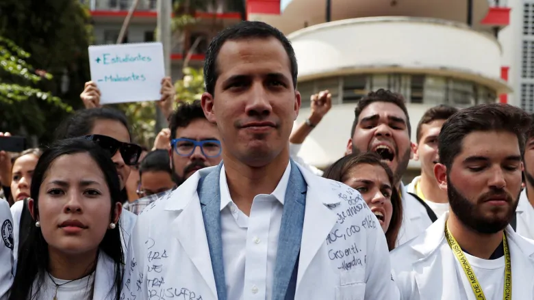 Venezuelë, Guaido: Regjimi po kërcënon familjen time