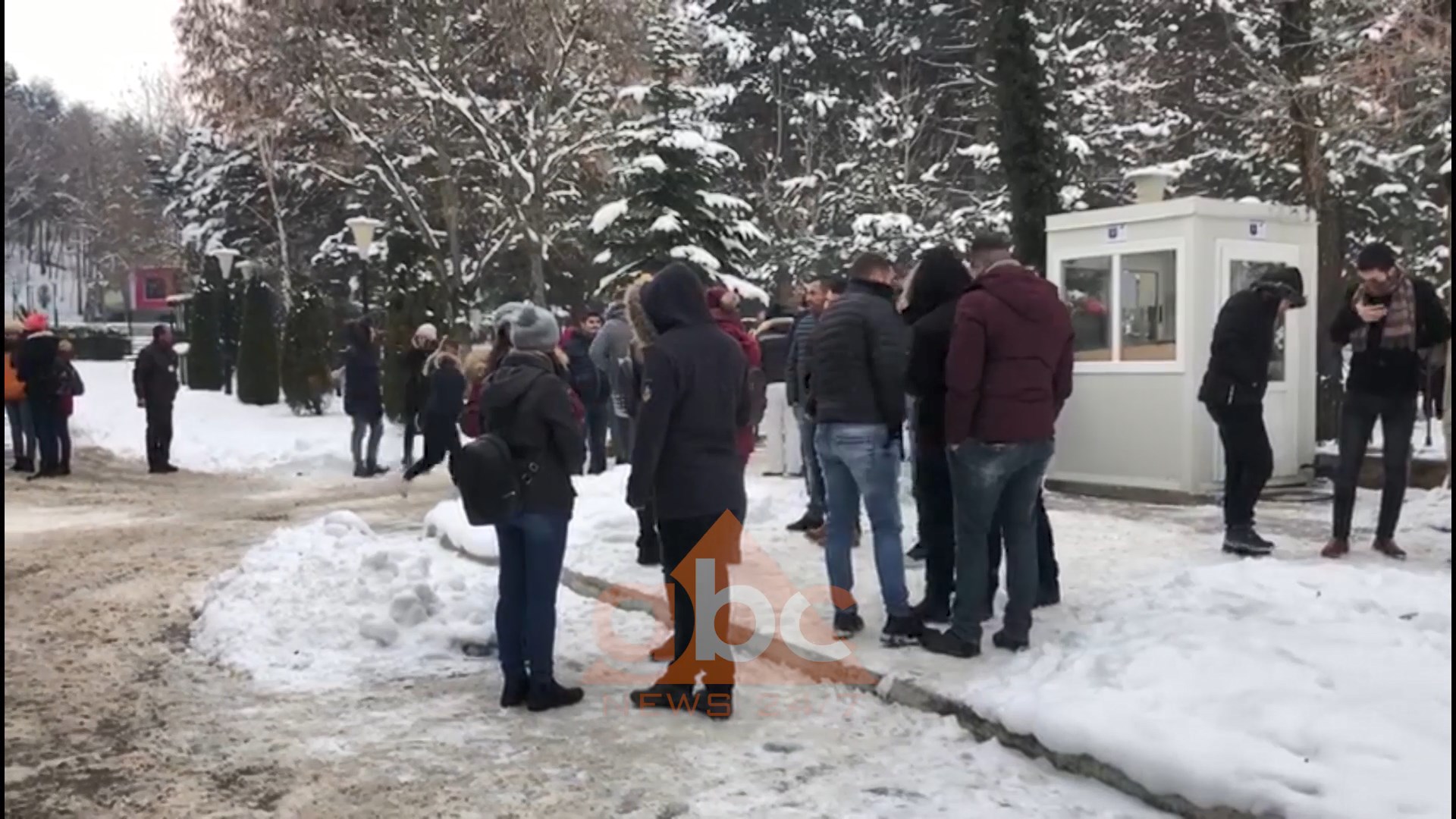 Korçë, studentët e universitetit “Fan Noli” bojkotojnë mësimin