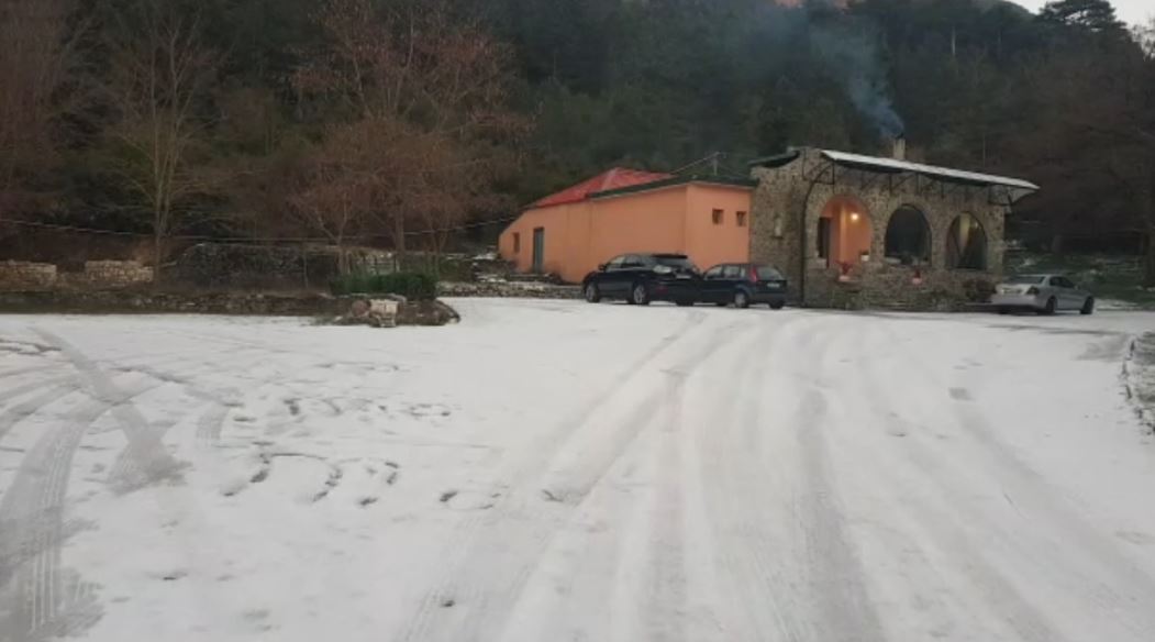 Ministria e Mbrojtjes në gatishmëri për reshjet borës dhe ngricat