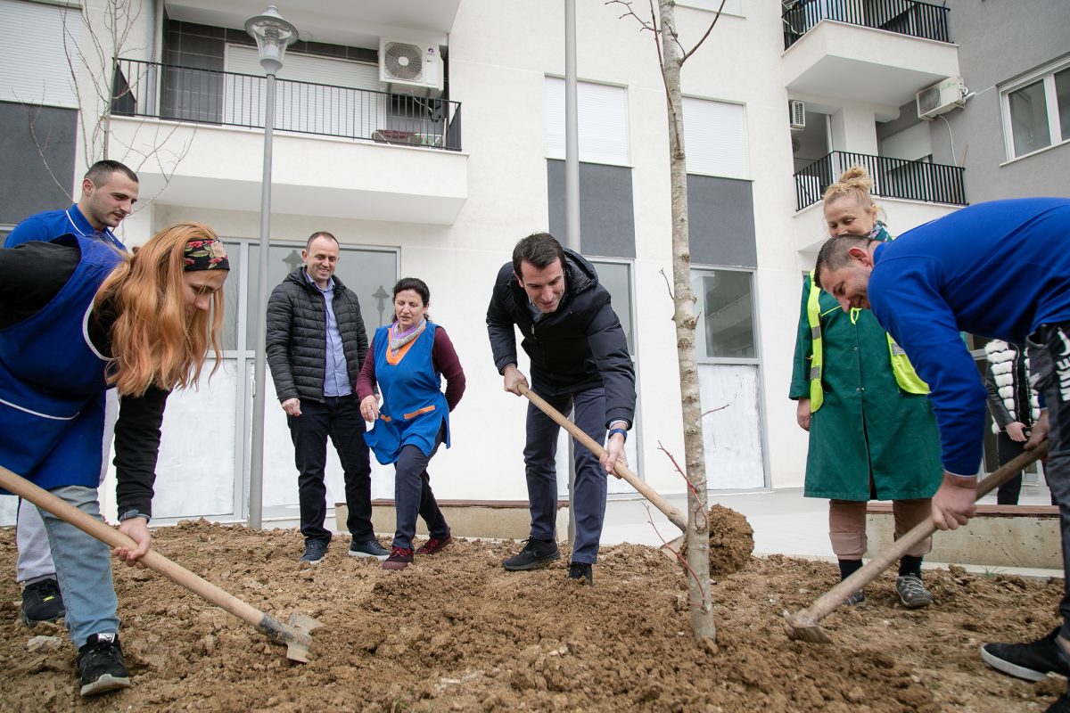 Veliaj apel qytetarëve: Zgjidhni administratorët e pallateve