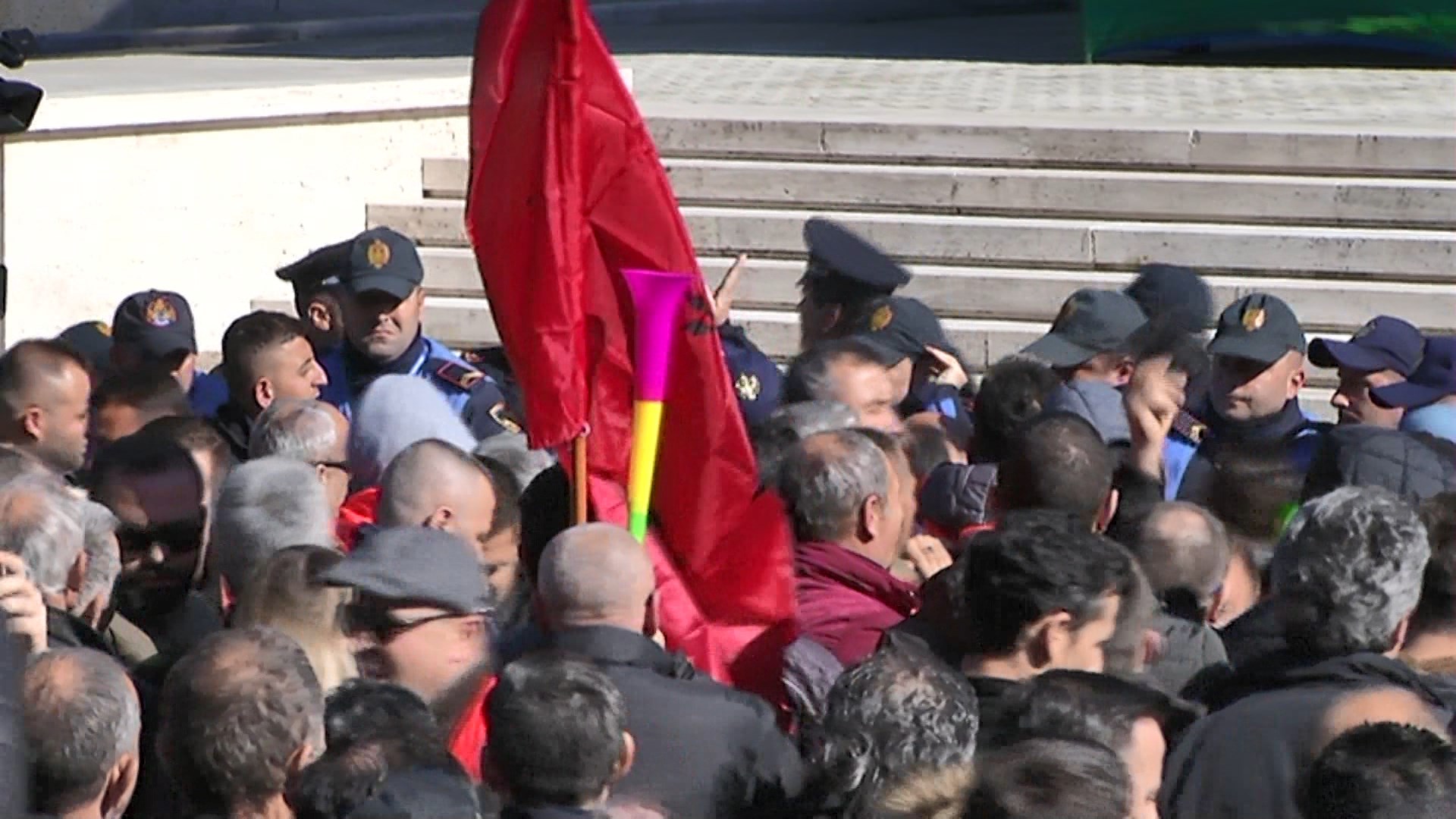 Shkon në 19 numri i të arrestuarve për protestën e së shtunës