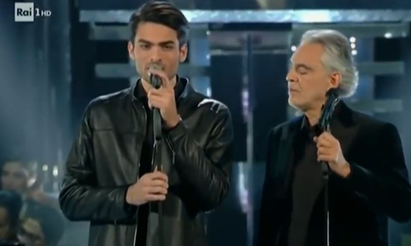 Andrea Bocelli interpreton me të birin në skenën e Sanremos
