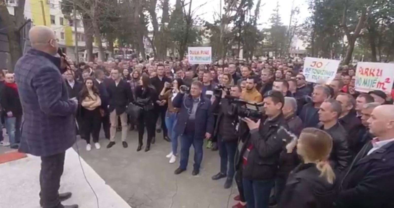 PD organizon protestë në Elbasan kundër betonizimit të qytetit