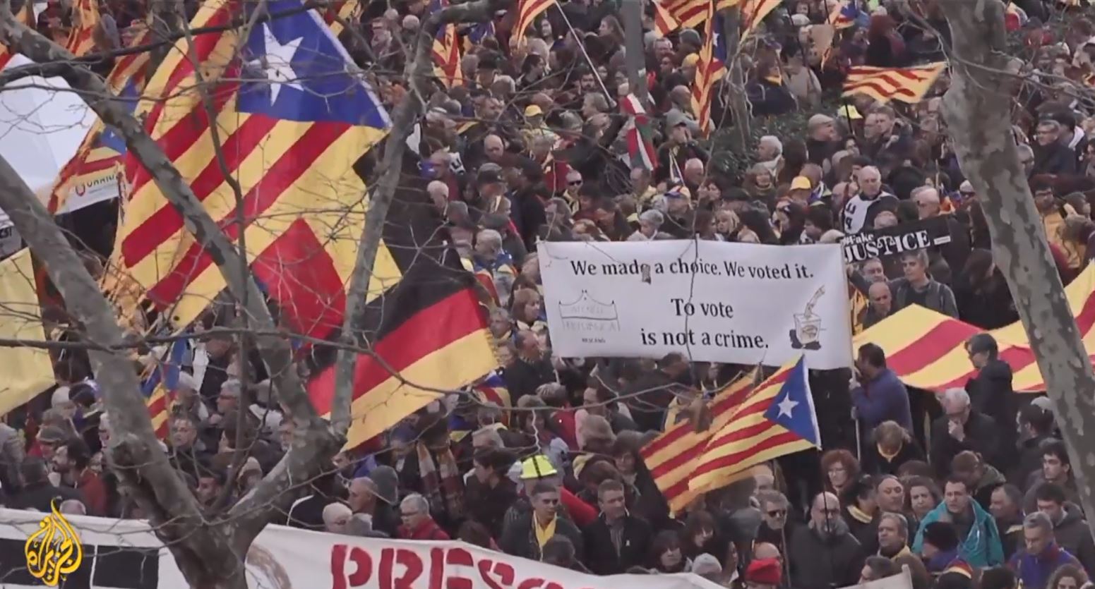 Protestuesit katalanas bllokojnë rrugën drejt Barcelonës