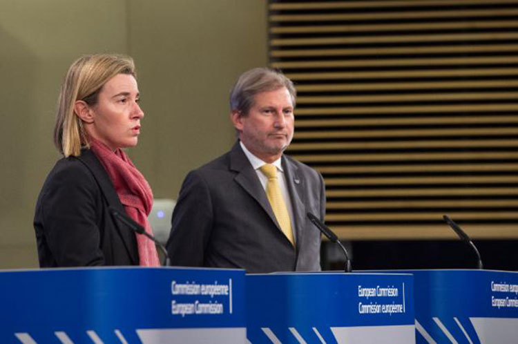 Mogherini e Hahn për protestën: Të ketë diskutime konstruktive qeveri-opozitë