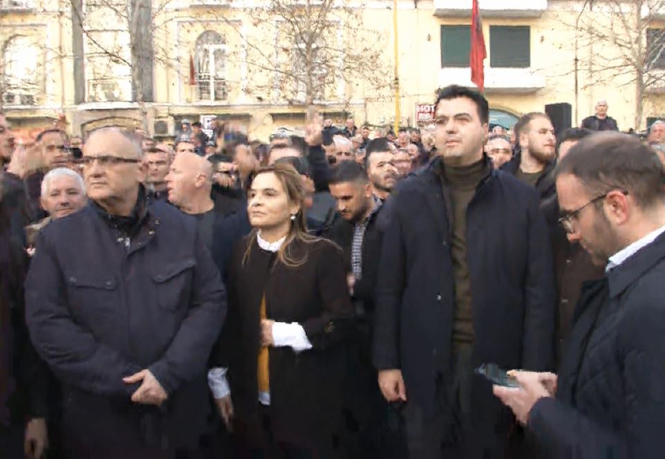 Protesta e opozitës, Kryemadhi: Parlamenti, turp i shqiptarëve