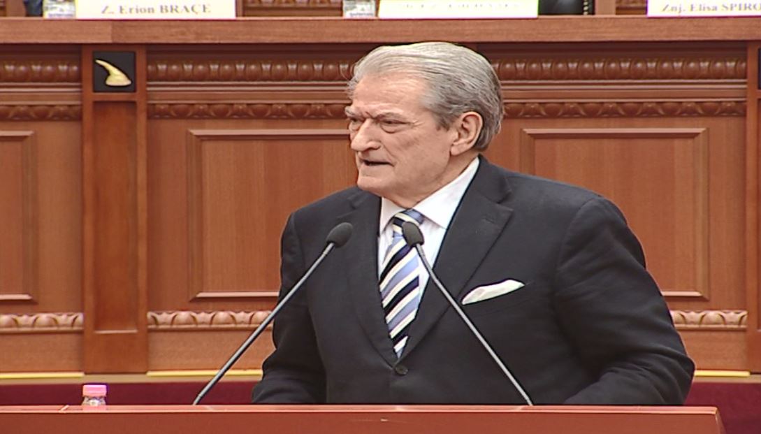 “Kavaja” në parlament, Berisha: Kryeministri dhe ministrat u njoftuan, por heshtën