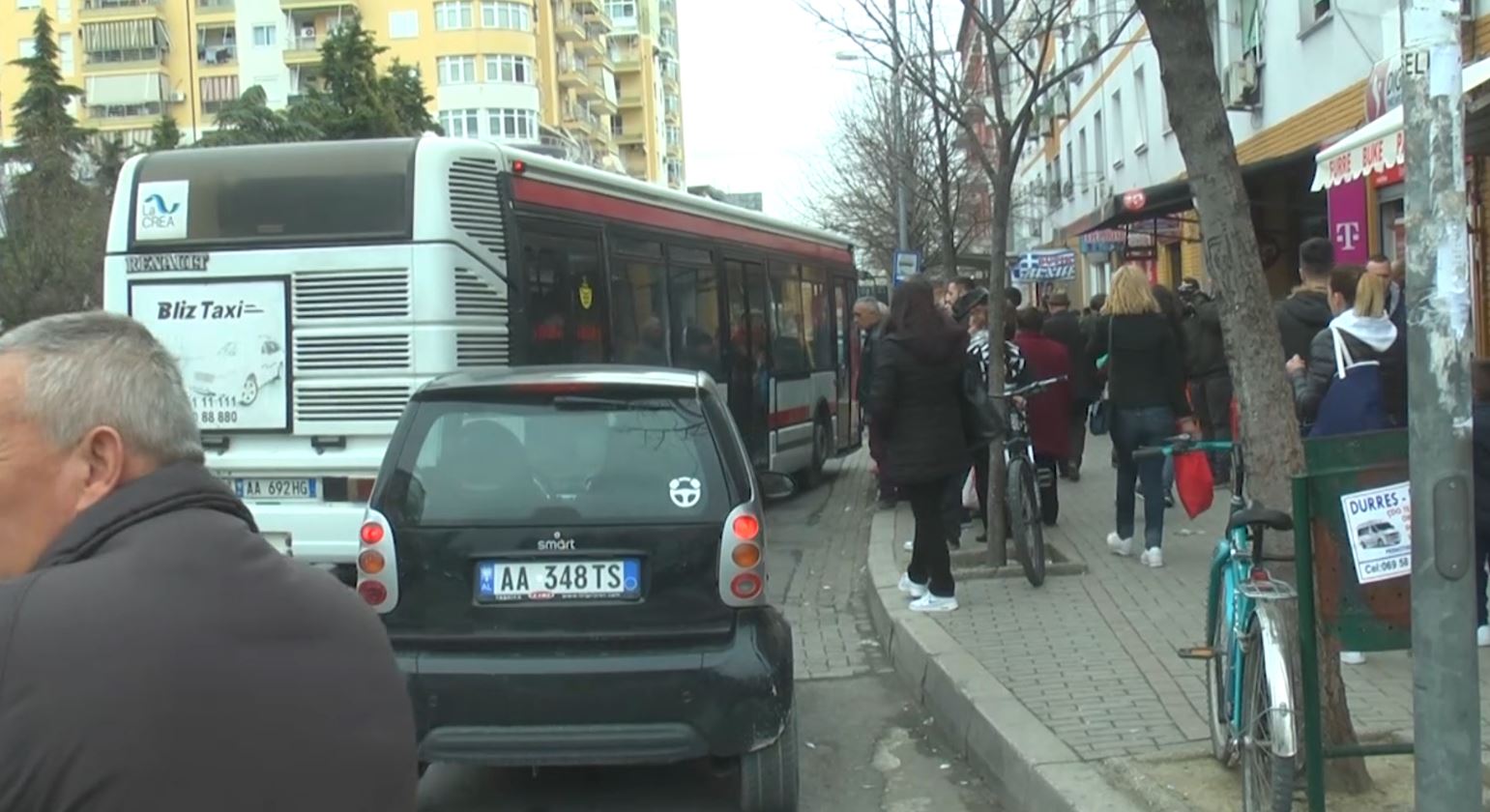 Durrës, rritet çmimi i biletës së urbanit