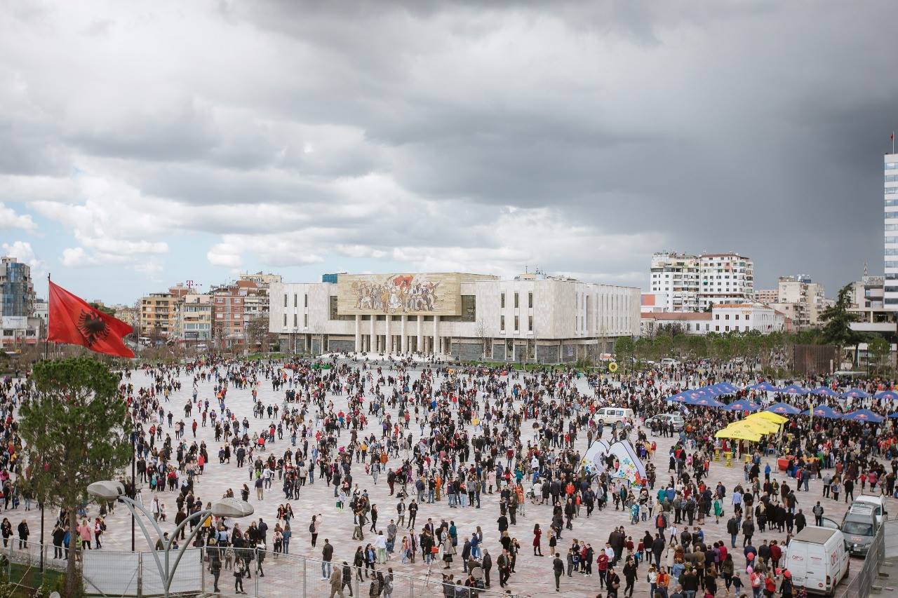 Parashikohet mot i keq, Veliaj: Të shtyjmë festimet më 17 Mars?