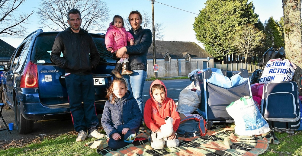 Lihet në rrugë familja shqiptare