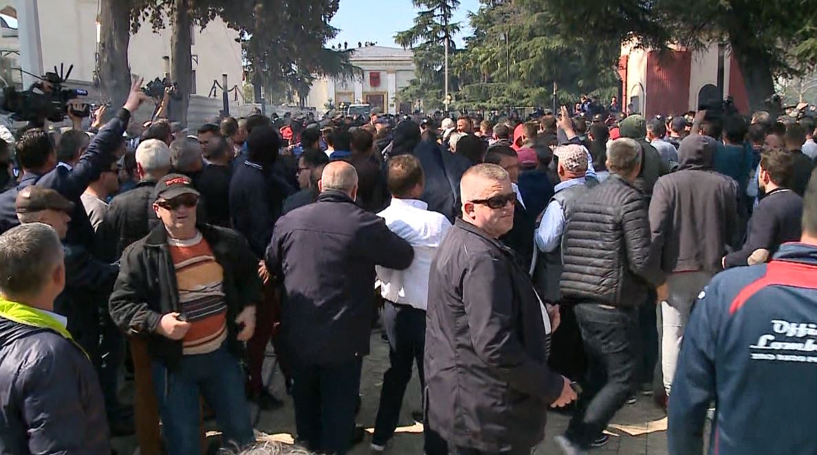 Lihen në burg 3 protestues të 21 Marsit