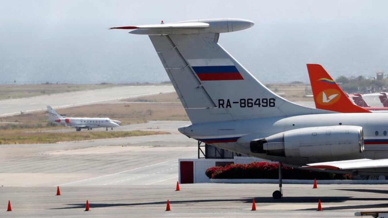 Media e pavarur në Venezuelë denoncon praninë e ushtarëve dhe avionëve rusë