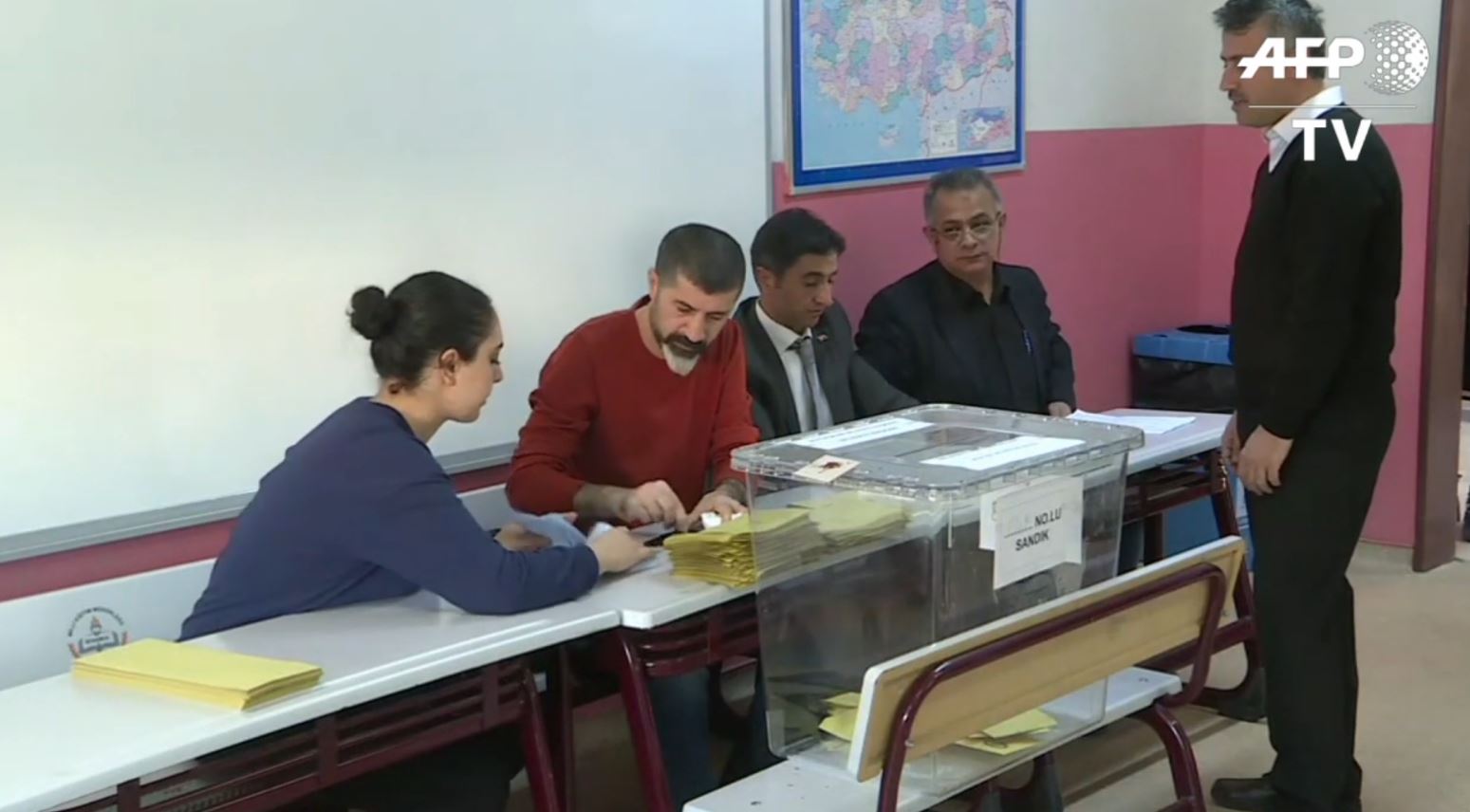 Turqi, mbyllen qendrat e votimit për zgjedhjet lokale