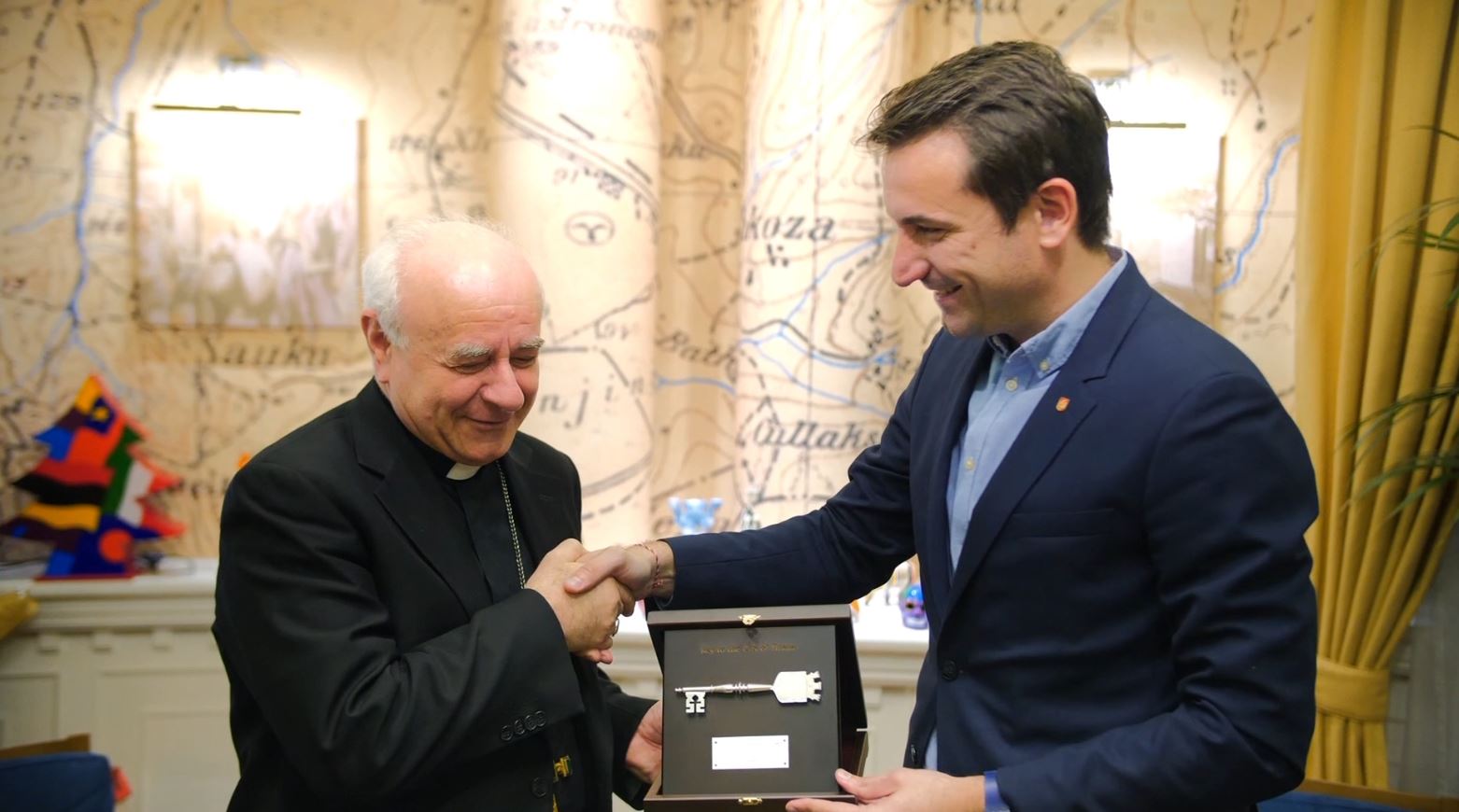 Veliaj i dorëzon “Çelësin e Qytetit” Vincenzo Paglia