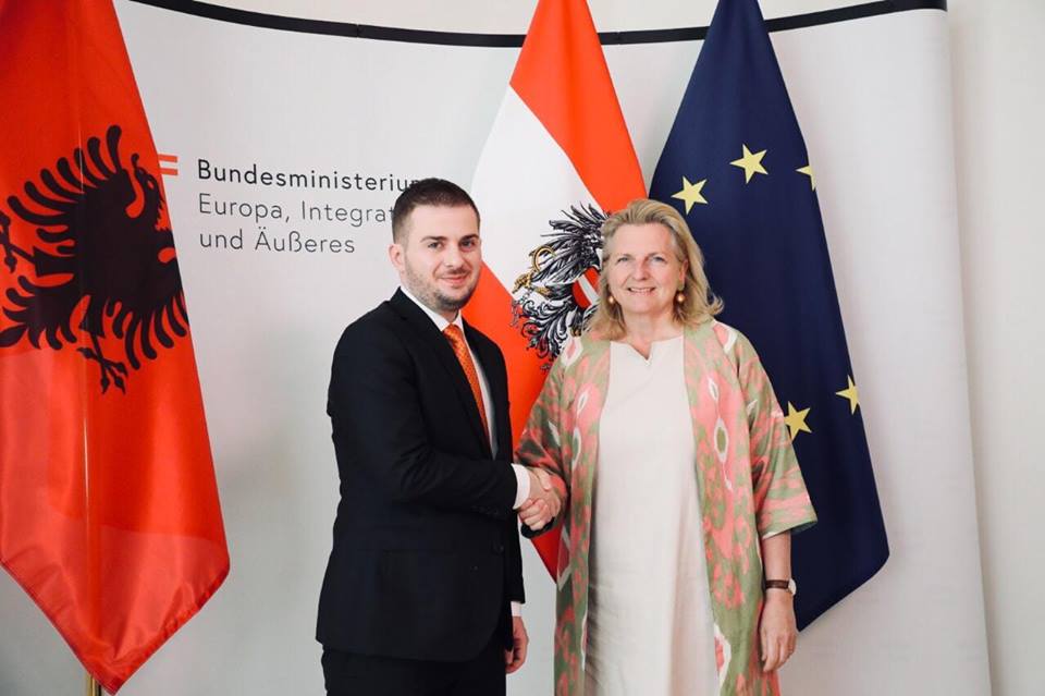 Ministri në detyrë Cakaj merr mbështetjen e Austrisë