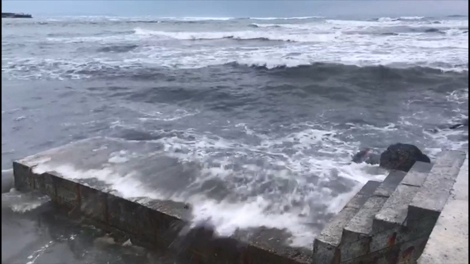 Gjendet e mbytur nje grua në Durrës, nuk kishte shenja dhune