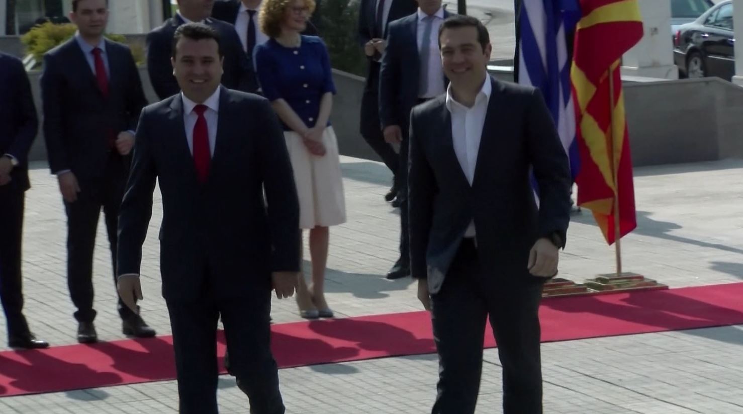 Tsipras dhe Zaev takohen në Shkup