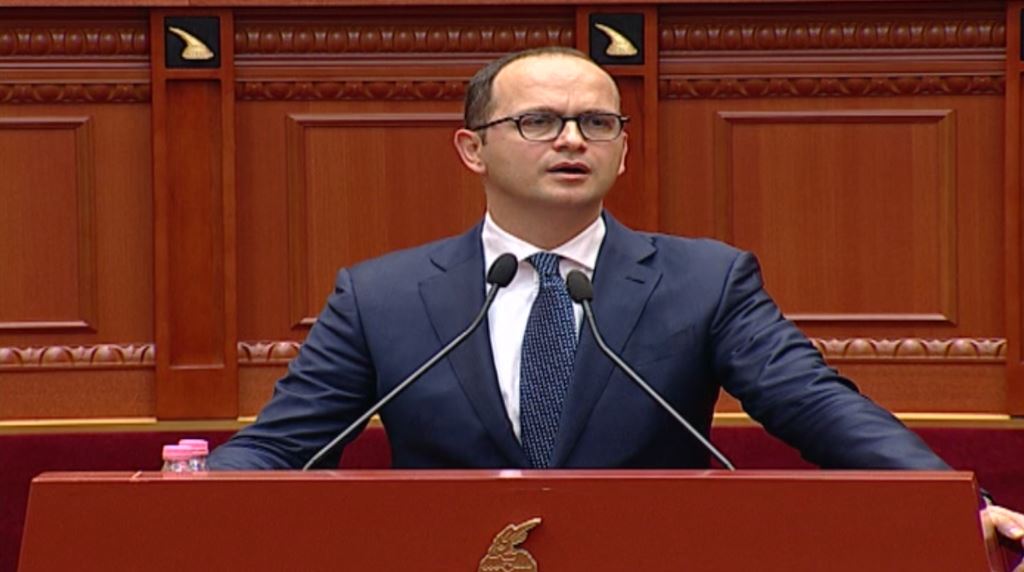 Bushati-deputetëve të PS: Përse nuk dialogojmë me opozitën siç bëjnë fqinjët