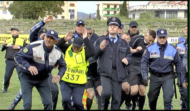 Kavajë, dhunë ndaj arbitrave në ndeshjen Besa-Bylis