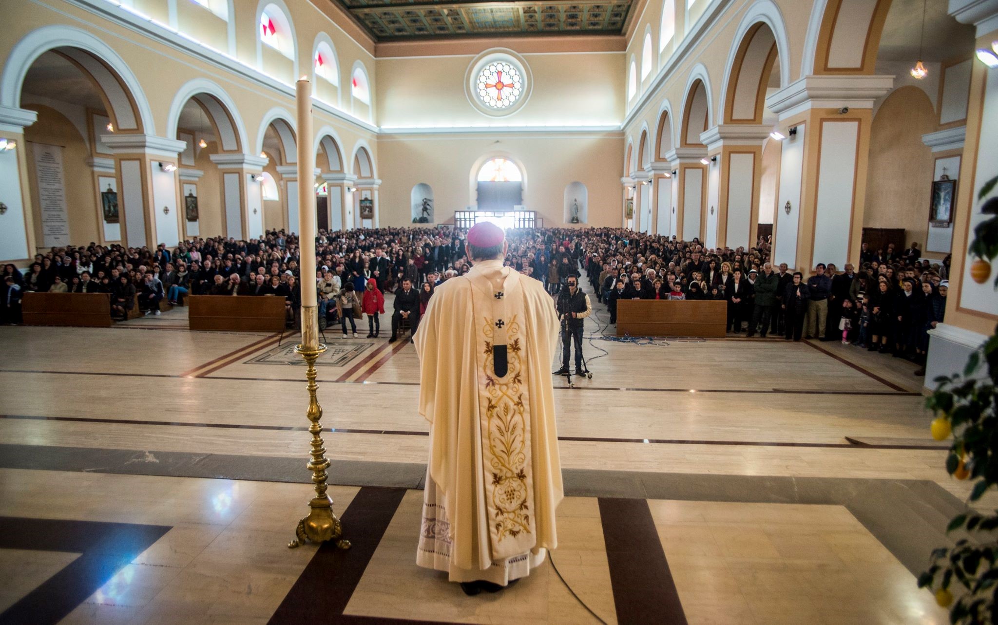 Shkodër, besimtarët katolikë përkujtojnë udhën e kryqit