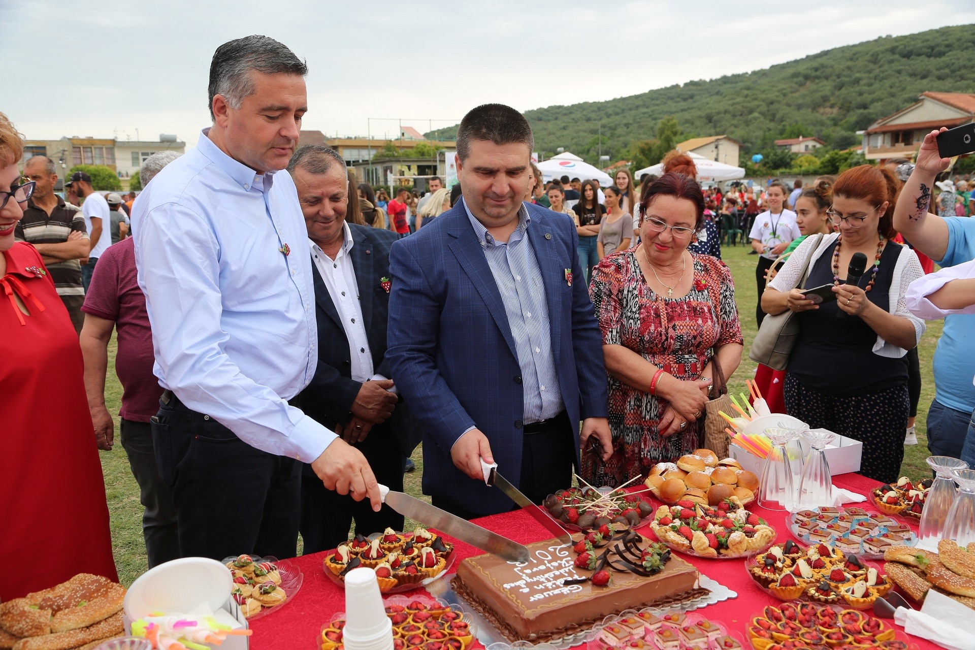 Fier, festa e luleshtrydhes në vitin e 3-të të saj