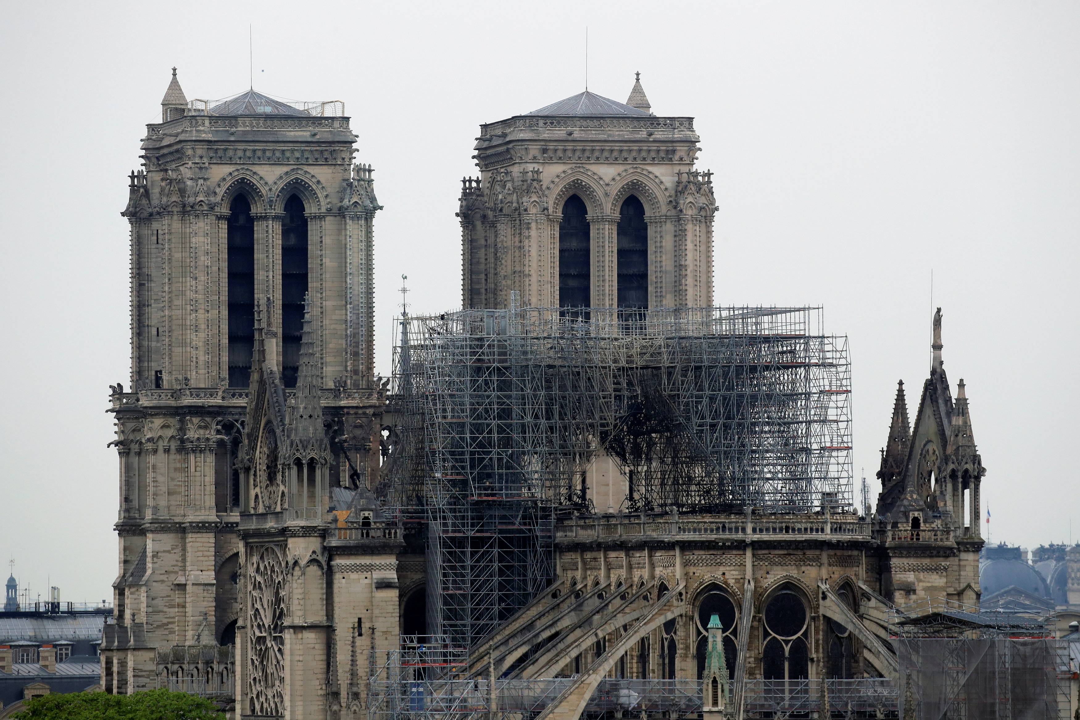 Franca shpall konkurs për rindërtimin e Notre Dame