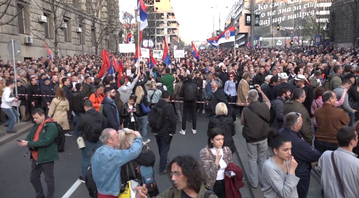 Protestat në Serbi, opozita paralajmëron Vuçiç