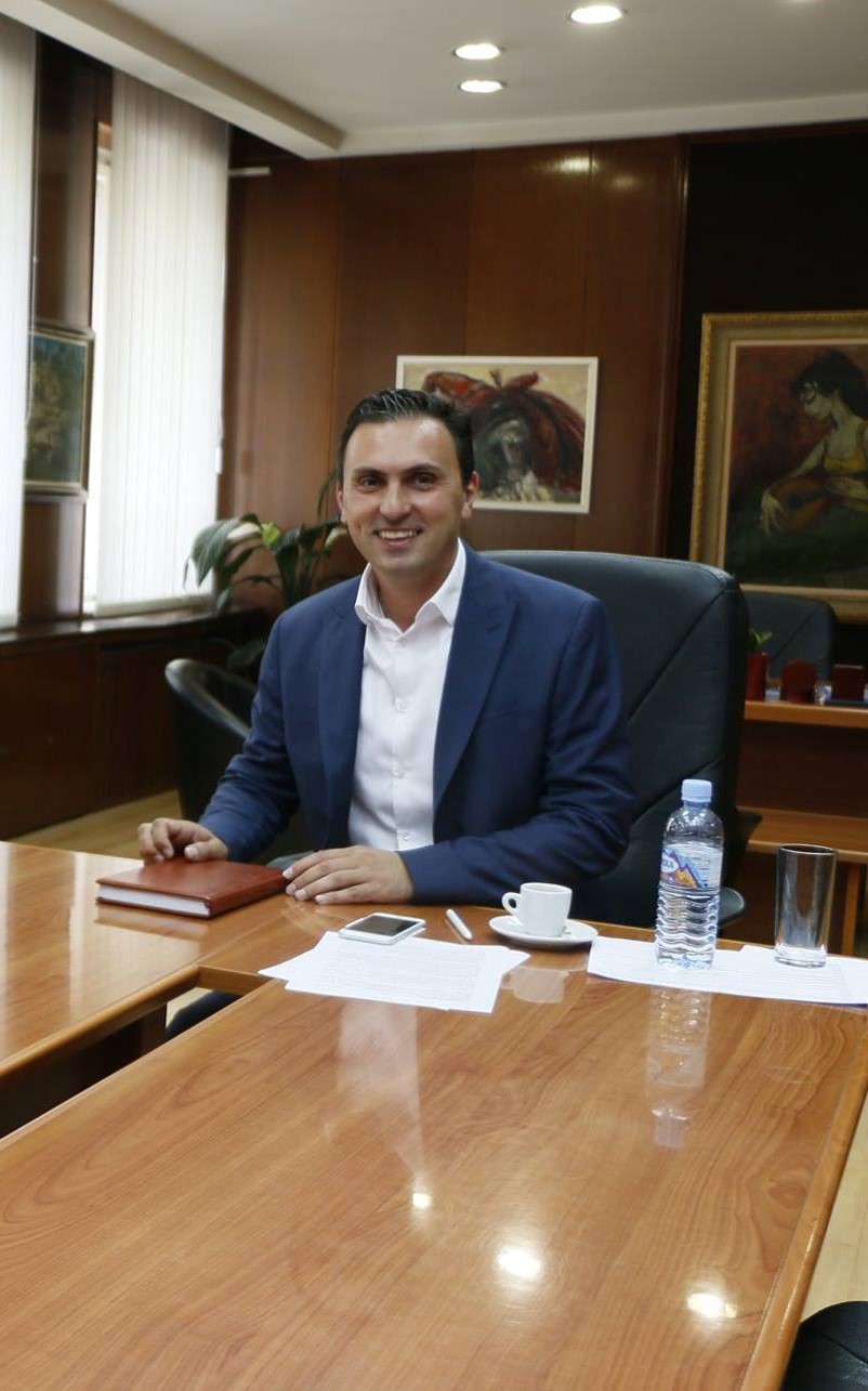 Maqedoni e Veriut, dorëhiqet Ministri shqiptar i Kulturës