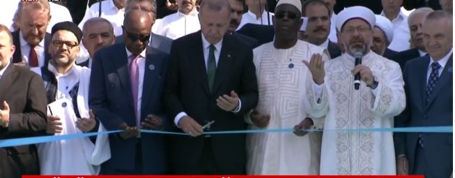 Erdogan fton Metën në inagurimin e xhamisë më të madhe të Stambollit