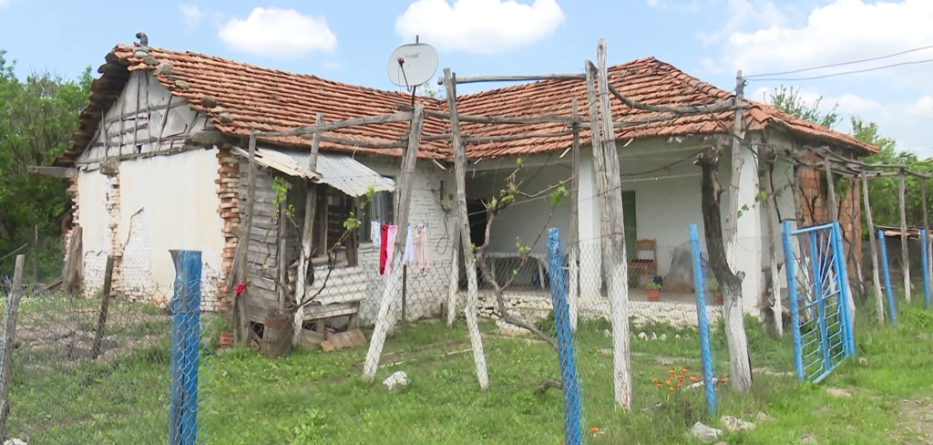 Mijëra shtëpi të kyçura, njerëzit vazhdojnë ende të ikin (Video)