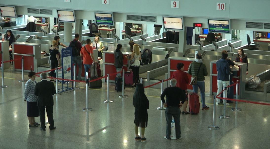 67 vjedhje të bagazheve janë denoncuar në aeroportin e Rinasit