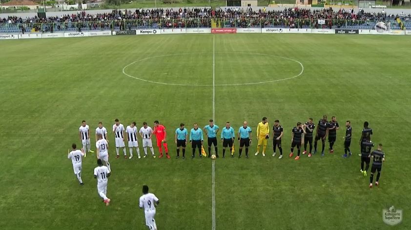 Tirana fiton ndaj Laçit dhe i afrohet mbijetesës