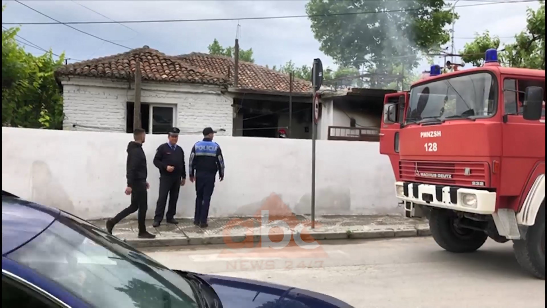 Shkrumbohet një banesë në Fier (video)