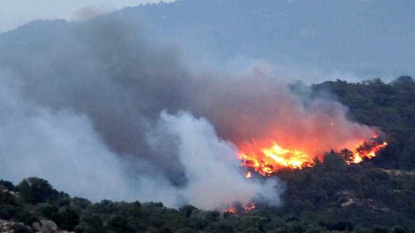 I nxehti afrikan, në Spanjë nis lufta me flakët