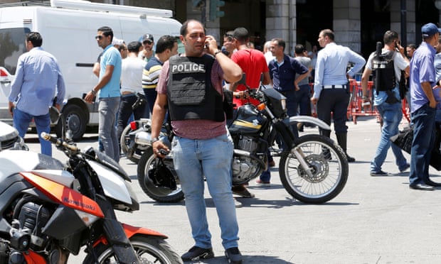 Tunizi, atentate vetvrasëse në qendër të kryeqytetit