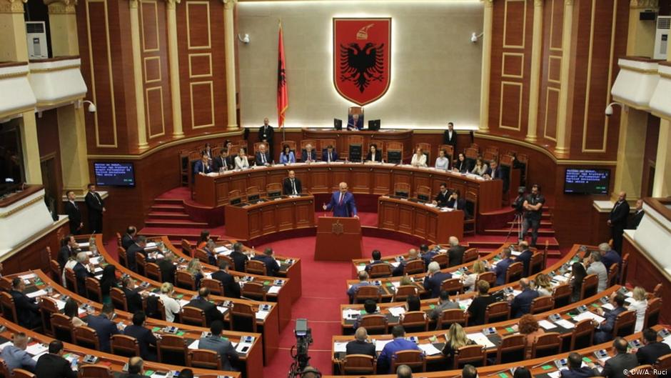 Shqipëria në krizë të thellë demokratike