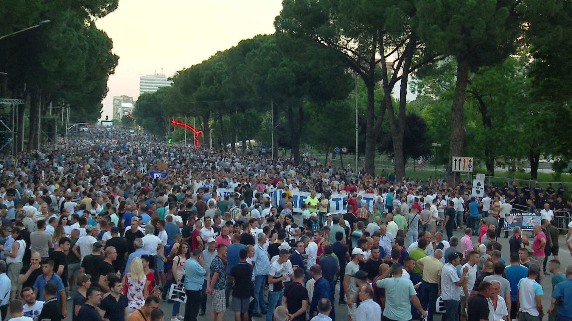 Protesta e opozitës, Basha: Pa futur në qeli ata që vodhën votat, s’ka zgjidhje