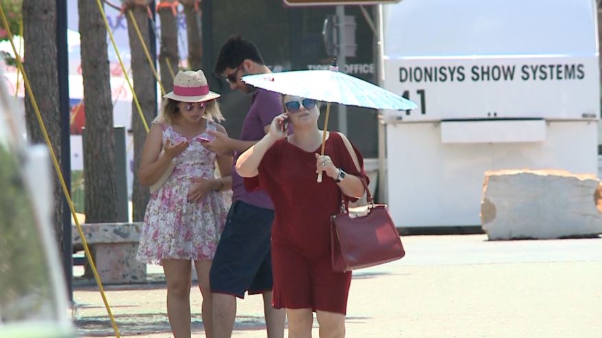 “Janë kërcënuese për jetën”. Goditjet e diellit, shtohet fluksi i pacientëve