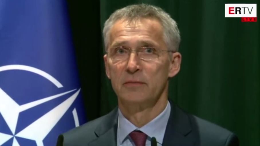 Stoltenberg në Tiranë: Mosmarrëveshjet të zgjidhen me dialog