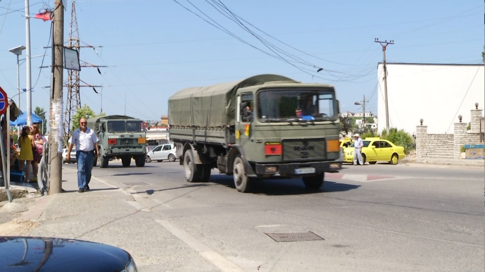 Ushtria shpërndan fletët e votimit, ABC News shoqëron kutitë e Lezhës