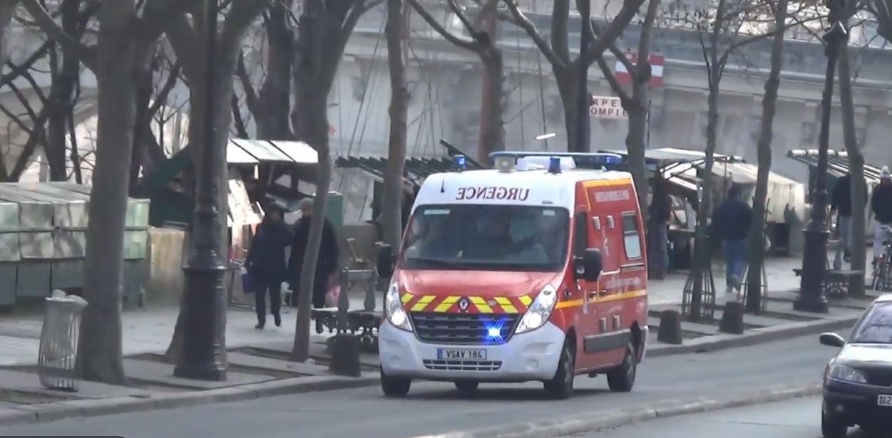 Zjarri përfshin një pallat në Paris, deri tani të paktën 3 viktima