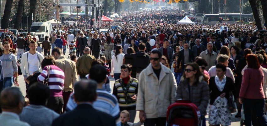 Shqipëria “fik” trurin, numri më i ulët i shkencëtarëve në rajon