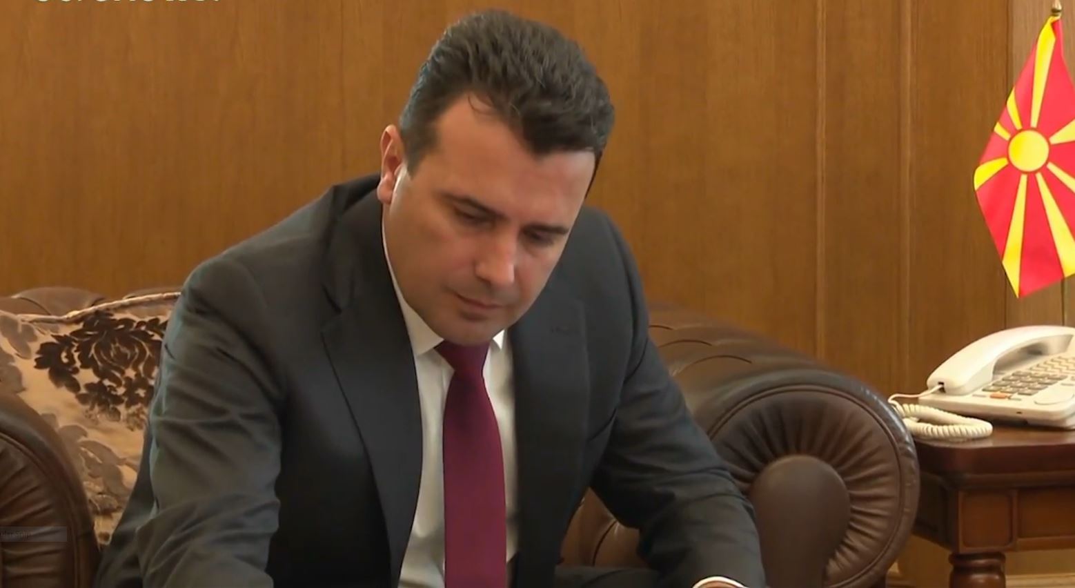 Zaev shfajëson Moskën zyrtare për telefonatat  