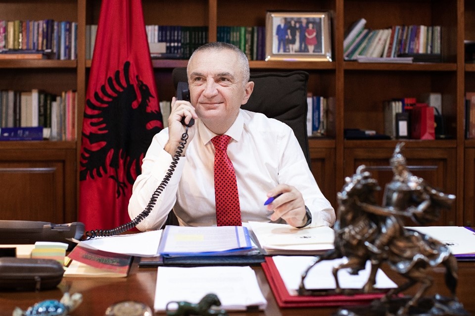 Meta telefonon Mitsotakis, mesazh për marrëdhëniet Shqipëri-Greqi