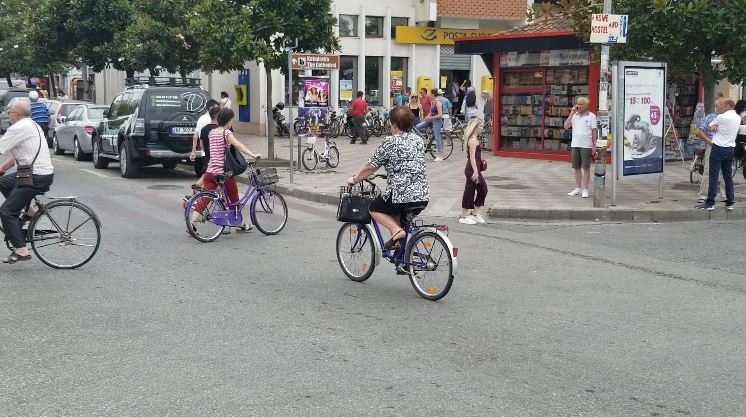 Dashuria që nisi që 13 vjeç në qytetin e biçikletave