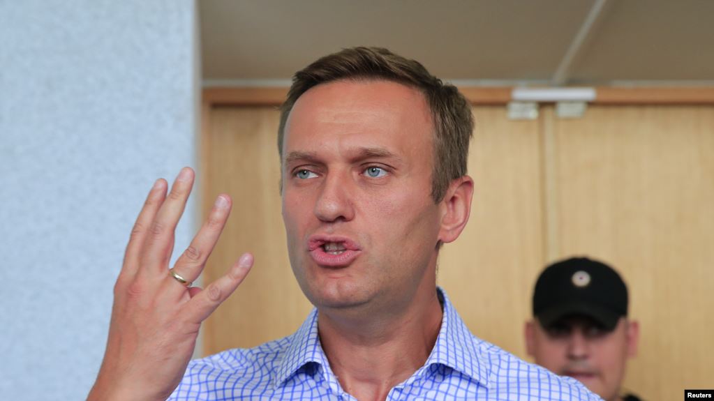 Mjekja e opozitarit Navalny thotë se ai mund të jetë helmuar