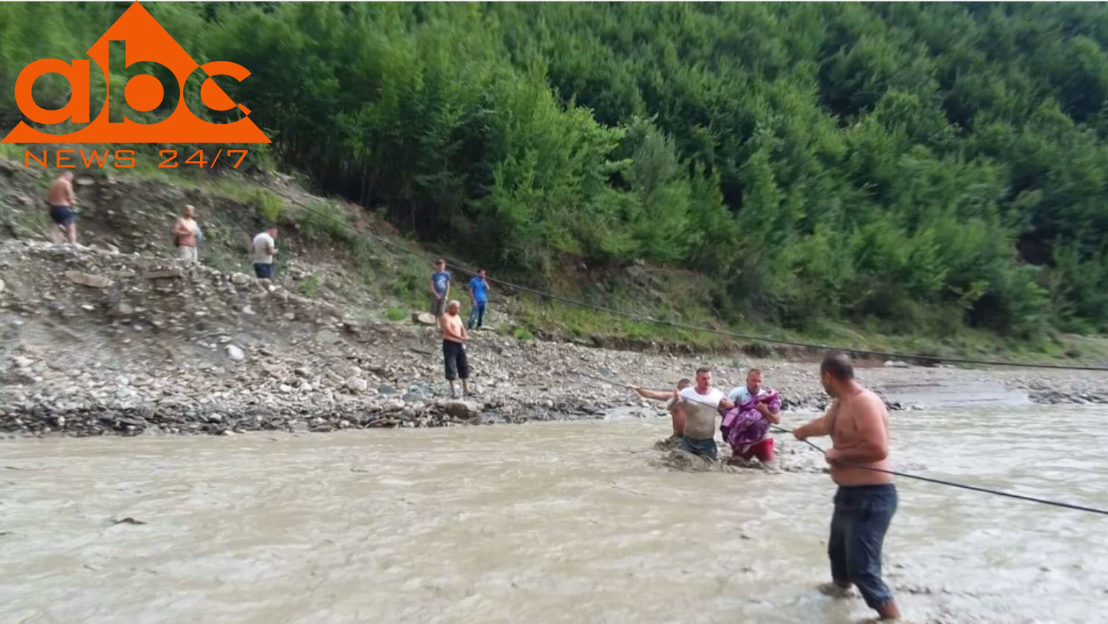 “Kur mbërritëm, vajza ishte mbytur”, një ditë pas tragjedisë në kanionin e Holtës