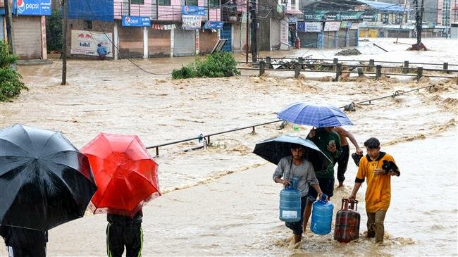 Sezoni i shirave përmbyt Azinë Jugore